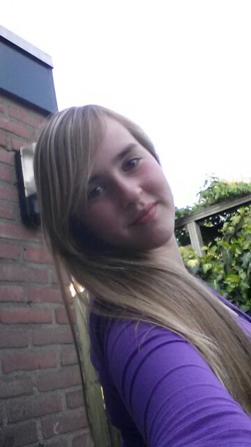 alexamerel's profile picture. always smile