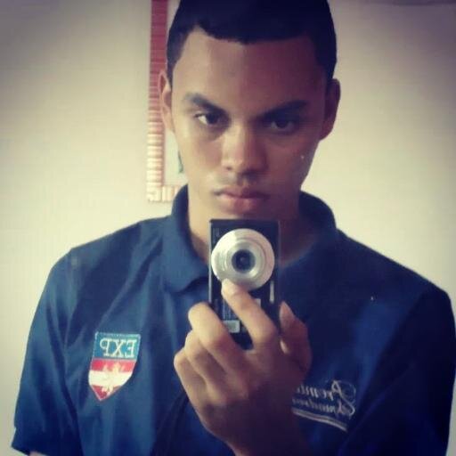 Nao viva somente do que faz sentido vida do que te faz feliz ... waths 71 82453299