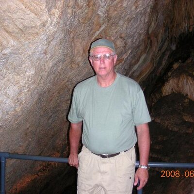 Profile Picture of BOB SCHOLZ (@tileguybob) on Twitter