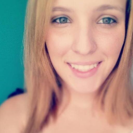 N_Ramiro's profile picture. Escritora de textos aleatórios e poemas. Autora do livro Aposta.