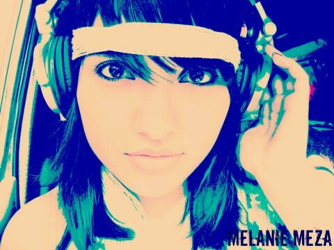 Music ℓover, soccer, crɑfts, photogrɑpher, videogrɑpher, dreɑmer, nɑture. 
 ♫~d^^b~♪ #StayStrong ❤