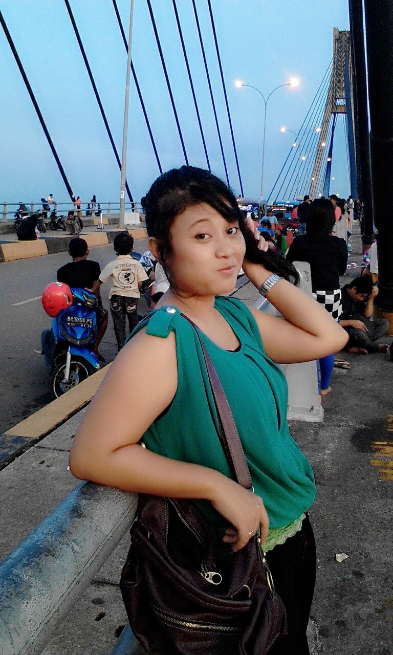 ngx suka sama orang yang ngx jujur and orangnya pencemburu banget..!!