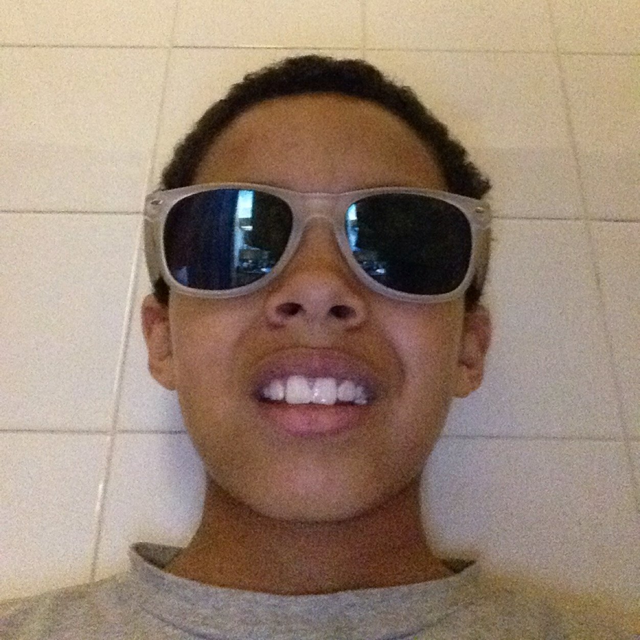 hey my name is Decimy half canadien,haïtian boy basket-ball is life and i follow back but dont follow me to unfollow me ok vines:cimy_swag_mj_30