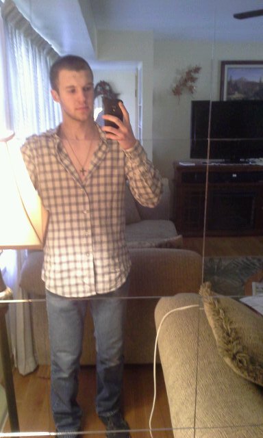 Im 17 and a new celebrity and im trying to become a Country/Rock singer ive been singing for 17 years for 9 hours per day.