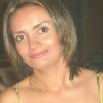 caren_arely's profile picture. SONREIR