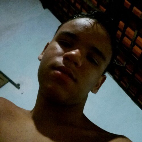 todo mundo e capaz de dominar uma dor . exceto quem sente