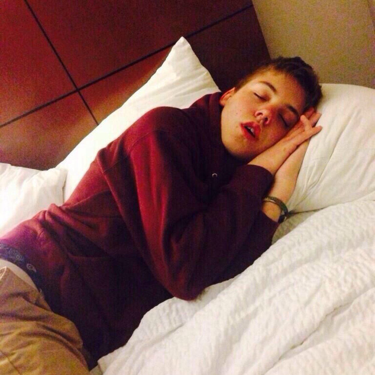 readbio7372900's profile picture. Follow my friend @TAYCANlFF & Me @SeriousShawn Thanks❤️