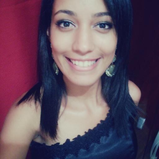 É preciso amar as pessoas como se não houvesse amanhã..