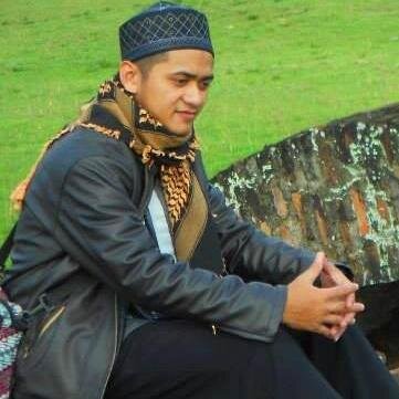 Hidup adalah tentang bagaimana kita melihat kedepan, dan melihat kebelakang sebagai sebuah pelajaran...