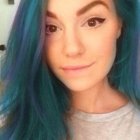 FemaleInFloral's profile picture. Brozipan #Melix ♡