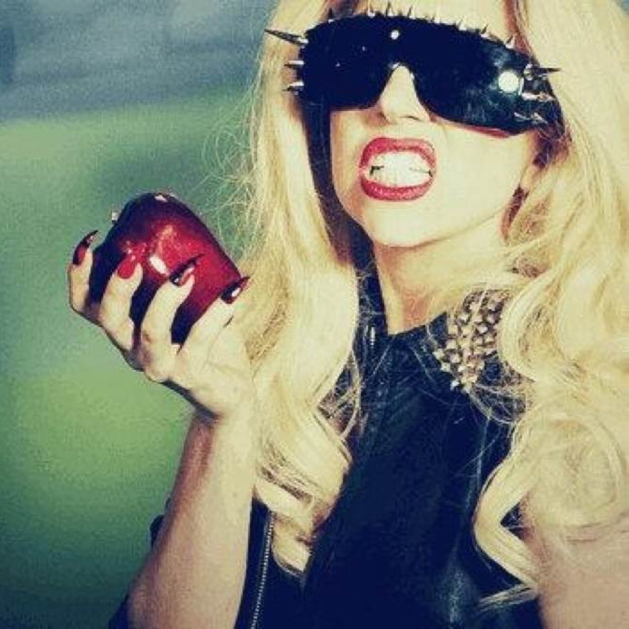grandegaga06's profile picture. FOLLOW @arturo_grande15