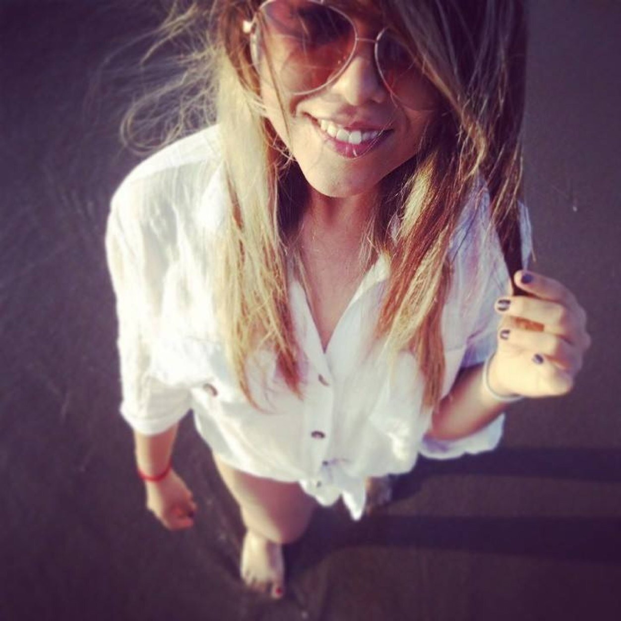 helloalee_'s profile picture. 