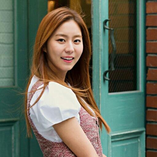 Roleplayer of Kim Yoo Jin. April 9, 1988. After School. Pledis Entertainment.