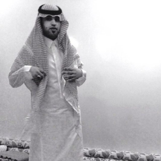 لا ترى العين عيباً اذا احب القلب قلباً .