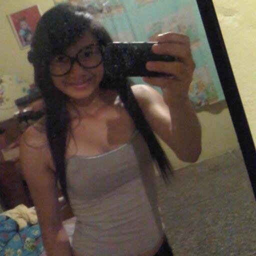 MepegalaLuna's profile picture. existe 2 manera de ser feliz ' una ser idiota y otra hacerse el idiota ... Me sigues y te sigo !