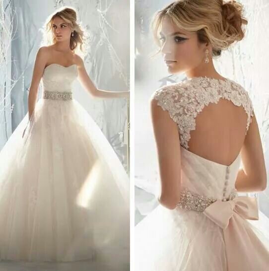 Wedding dress & accesories justbridescancun@gmail.com