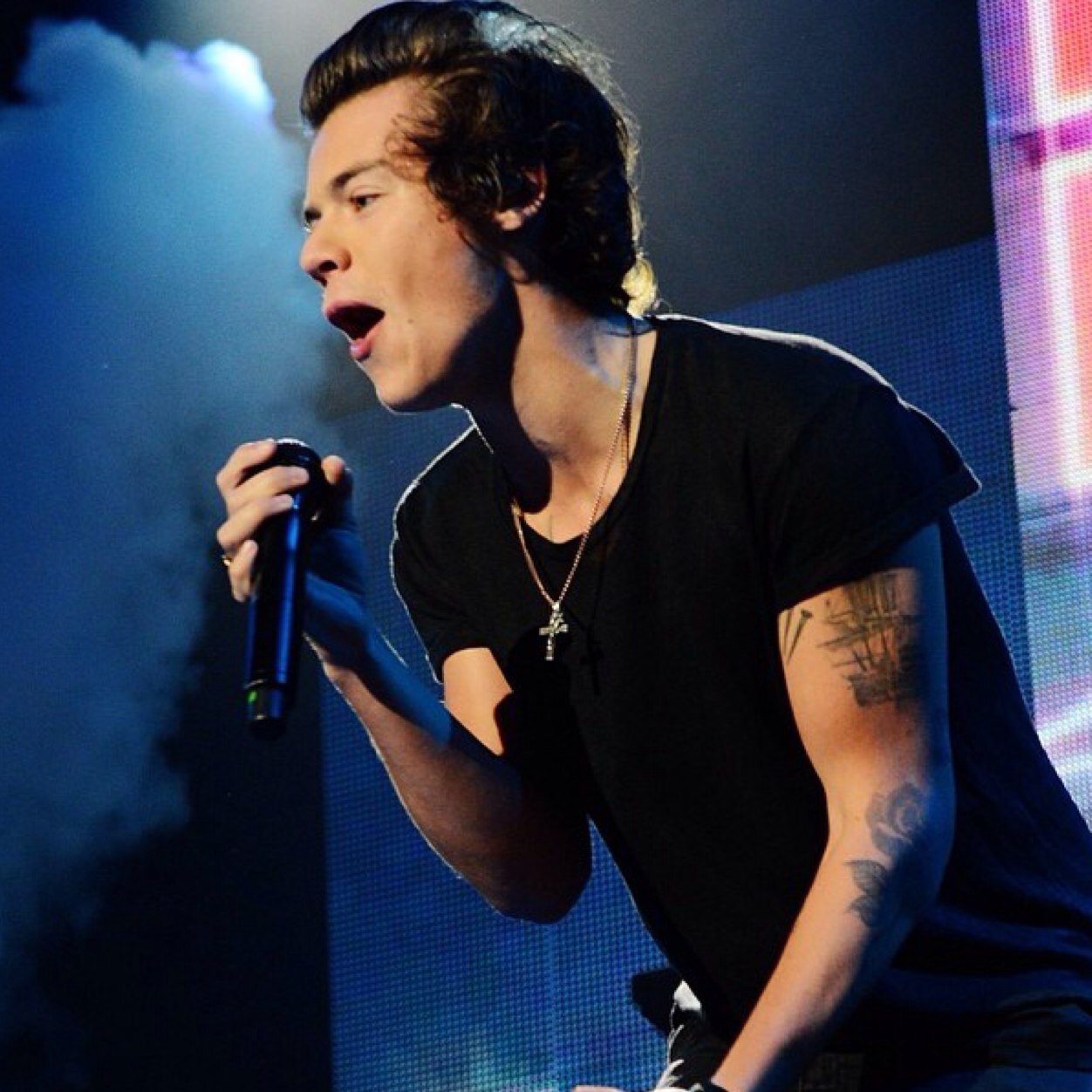 countrygirl_46X's profile picture. Larry is fake Elounor is real!✨ I ship Narry as a BROmance!