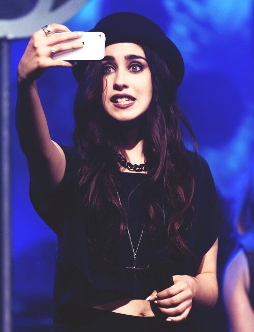 laurmanisjeans4's profile picture. FREE FOLLOW from @redbanDINAH!!! if you could follow that account that would be amazing!! ily