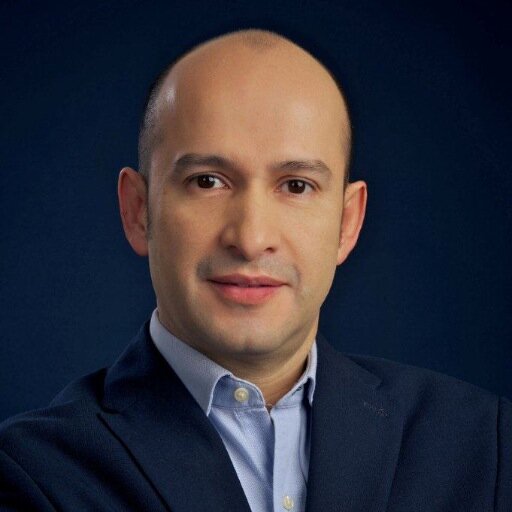 VP Azteca Digital. Me gusta la tele, el cine el golf. Le voy a Los Celtics de Boston y  Soy gran fan del Vino!