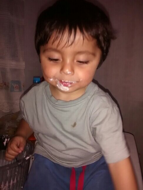 pfffff, que difisil, bueno eeeee, nah poh, amante de mi familia, trabajolico, una poco ingenuo (cuando conviene) (potta que más, piensa wn) nada, eso.