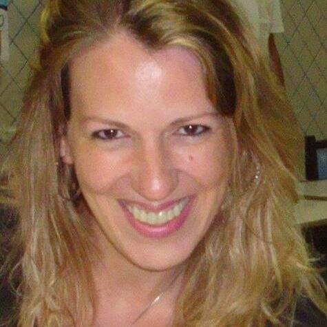 Gosto daquilo que me desafia. O fácil nunca me interessou, já o obviamente impossível sempre me atraiu - e muito. - Clarice Lispector