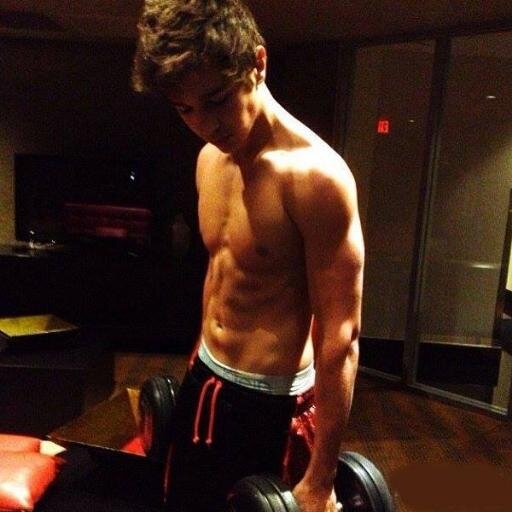 ConsejoRealista's profile picture. Bienvenido a un mundo en donde puedo aconsejarte cuando quieras, mis consejos te harán reaccionar al instante y no al tiempo.