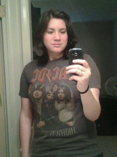 moni_3113's profile picture. Coolest chick you'll ever meet haha jk. No but really I'm pretty cool.