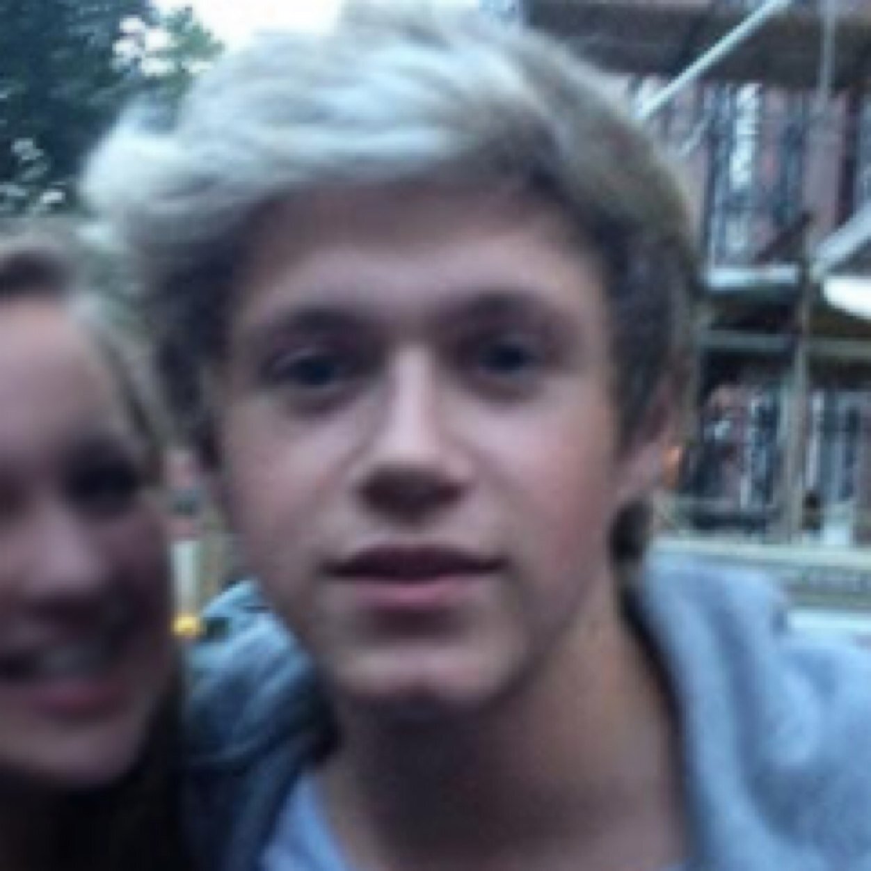 follow @cutesillyirish bc i love you a lot :D