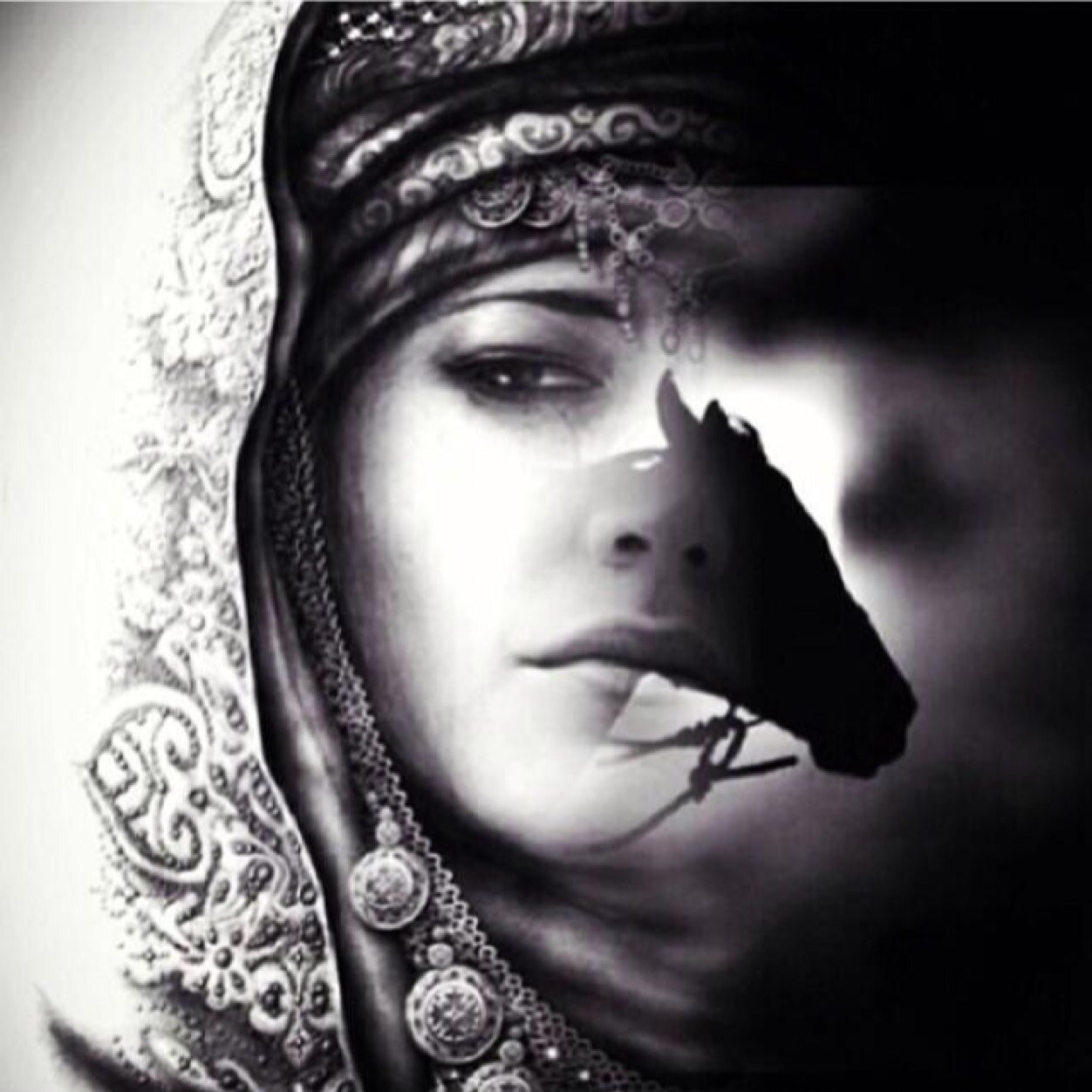 morad8891's profile picture. جيت أدور والسبب حزني رحيل
قلت : عادي غربتي راحت ثمن
رحت عابر بس ، ماعندي سبيل
وين أبلقى لباقي احلامي وطن،