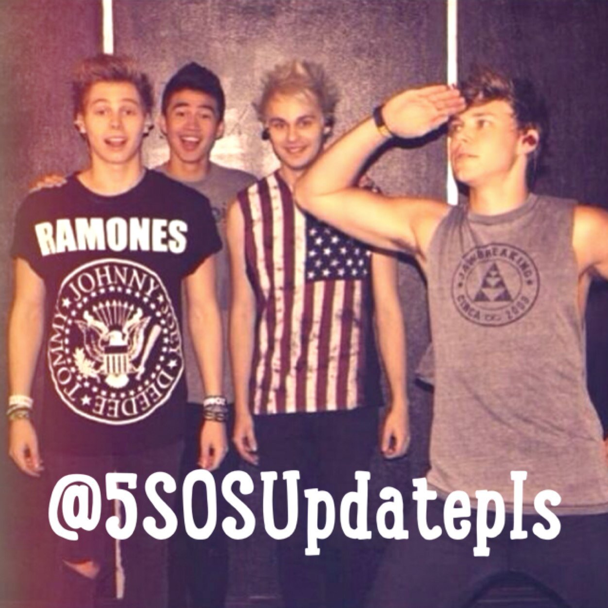 Daily 5SOS Updates by Julie, Guadalupe, Machilee and Amy xx •TURN ON OUR NOTIFICATIONS FOR UPDATES ON 5SOS•Looking for insiders contact us if you're interested!