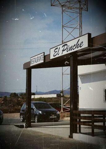 BAR-RESTAURANTE, CAMINO DE CARBONERAS JUNTO A GASOLINERA SHELL