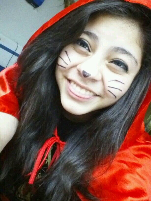 sleepfoodbands's profile picture. this is not what it is only baby scars :3