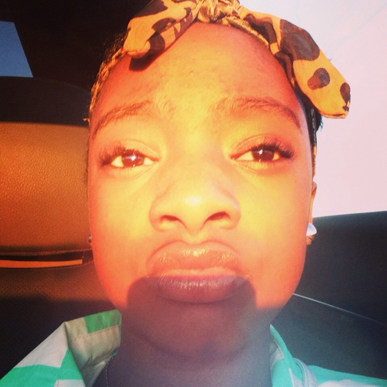 I'm Just A Girl Living Her Life Nd I'm Taken !!!! Follow Me On KiK : Blowwing_Kiissess IG:Blowingg_Kiissess