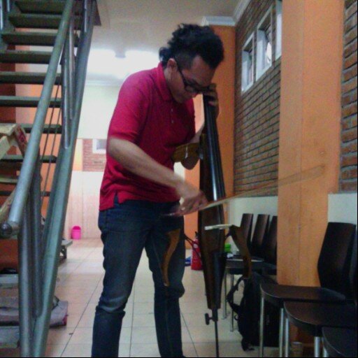 Emak Bapak Ingin Aku Ndang Wisuda!!!!!
Raih masa depan yang GEMILANG!!!!