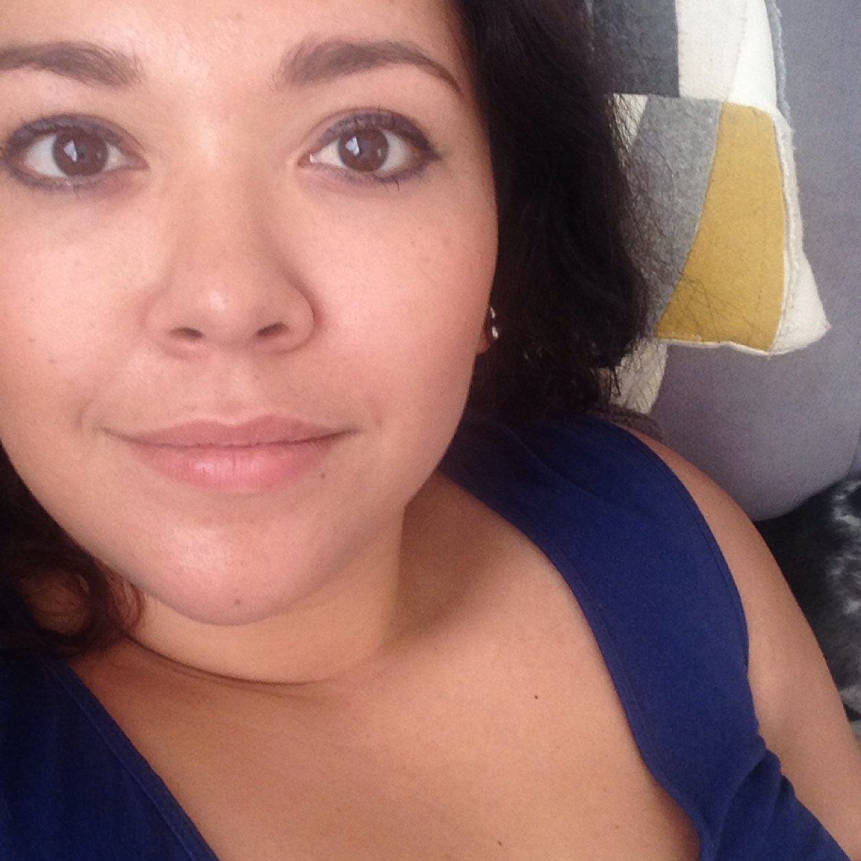 Me gusta el olor que deja un cerillo cuando lo apagas, reirme, bailar, el café frío, los días nublados, cantar mientras manejo. Dicen que soy arquitecta.