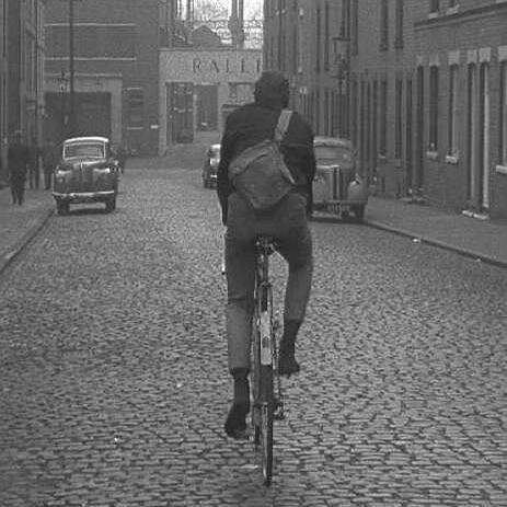 30+ yrs in the Bicycle 'Industry'.
I Fix & Teach how to Bike Repair.
Allergic to Trees but name means 'From The Forest' in Gaelic.
Wu-Name = Master Specialist!