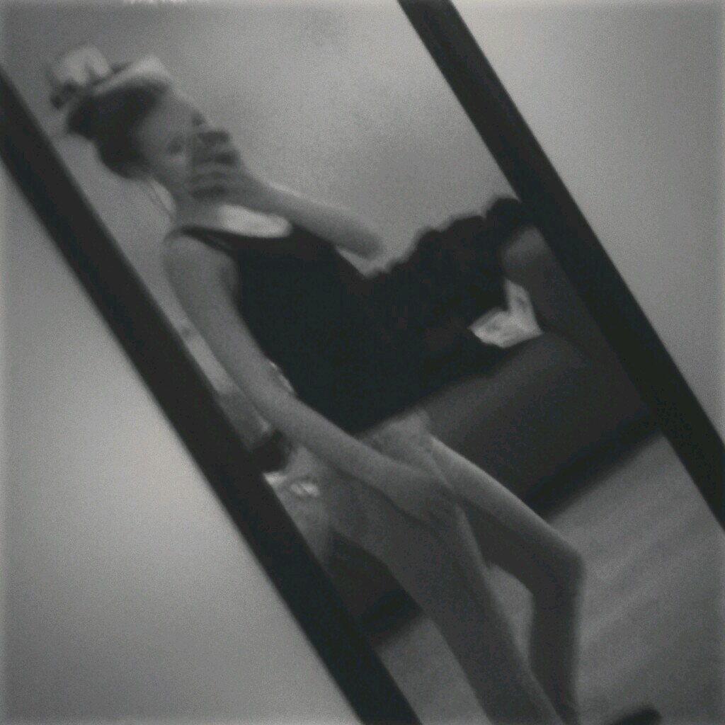 wat doesn't kill you makes me stronger♥~ smile everydayy ♡