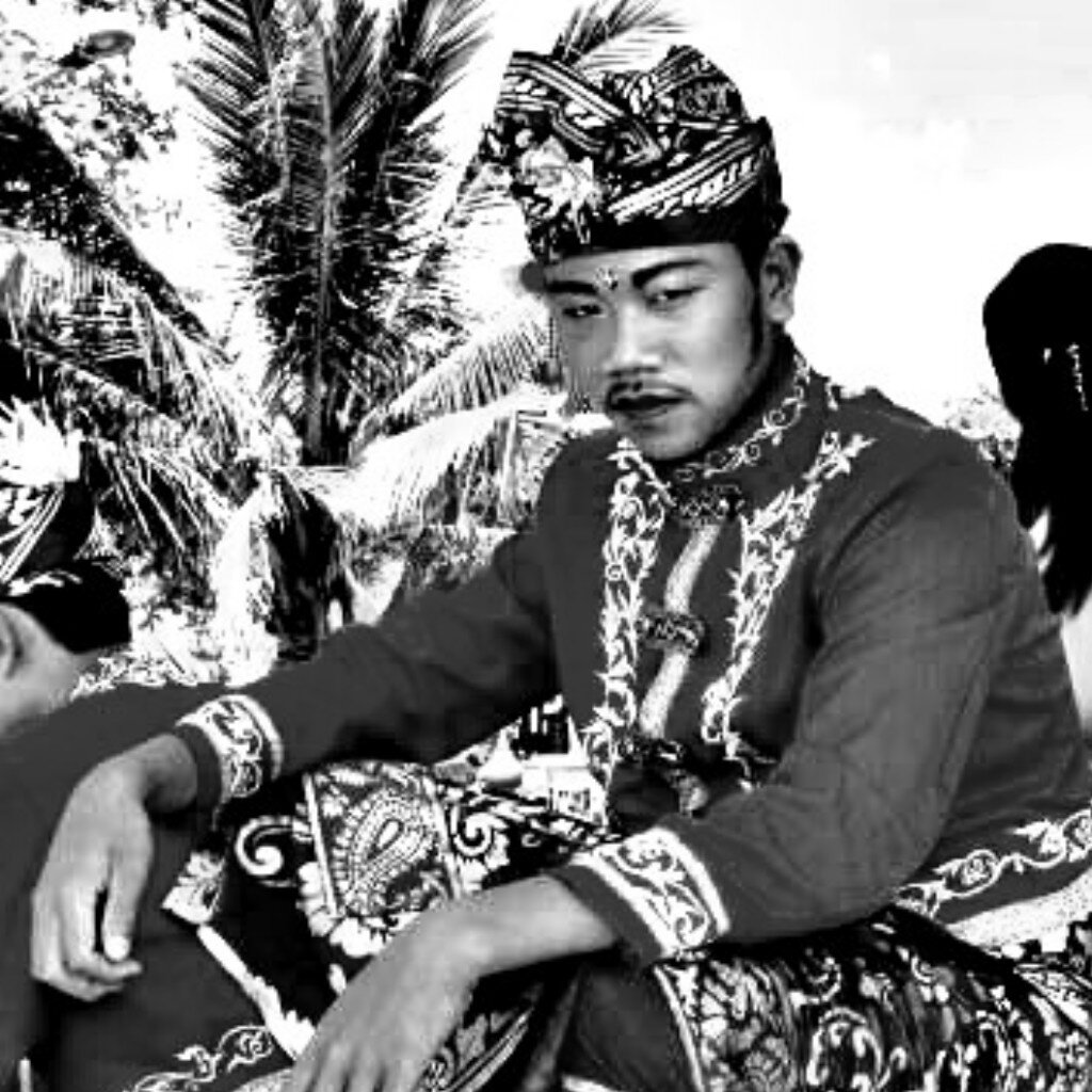 jomblo bukan berarti gak laku, tp q ingin mnikmati msa muda tnpa sakit hati.