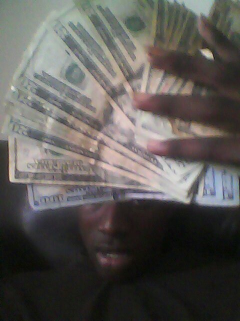 Sleep is for the rich........free buddy bo & reggie. #kuttboy gang#money gang#$treet life