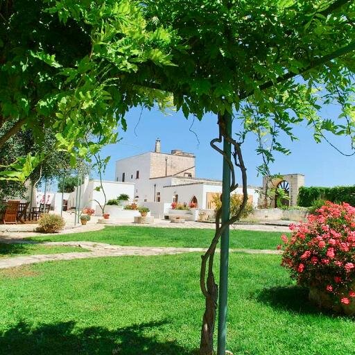 MTutosa's profile picture. Tutosa, antica masseria fortificata del sec. XVII, immersa nel verde degli ulivi di Ostuni è la location ideale per vacanze a 4 stelle, matrimoni ed eventi.