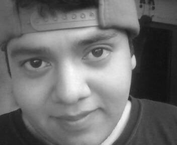 Adoro tocar mi guitarra :'3