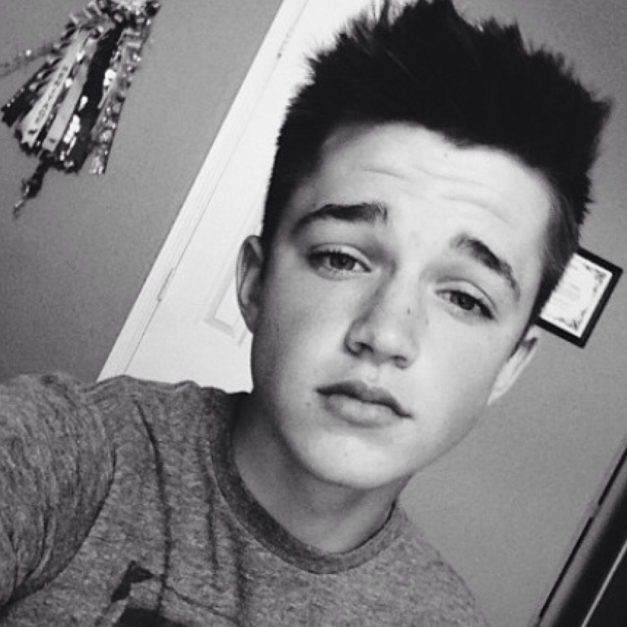 Hi i'm Tyray ] Im 14y/old ] This is my new acc ] Other acc got deleted ] Give me al my followers back ] Love all my fans ] Help Change The World  Respect
