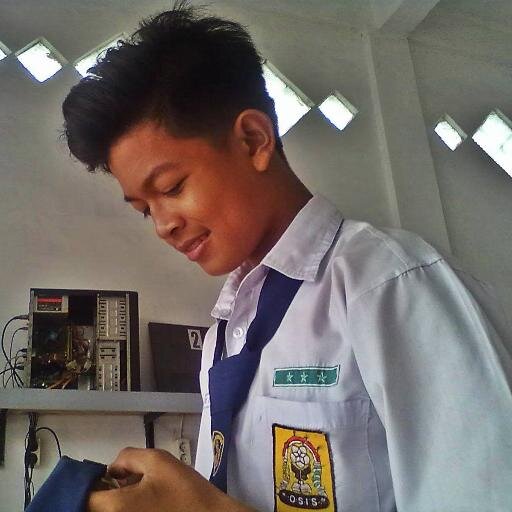 aku keren dan aku itu aku kali ^_^