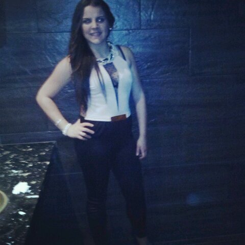 Dando en coñazo desde el 95,vivo a mi manera y aqiem no le guste qe se joda,caprichosa y lo qe es mio es mio..apresio a mis amiigas.