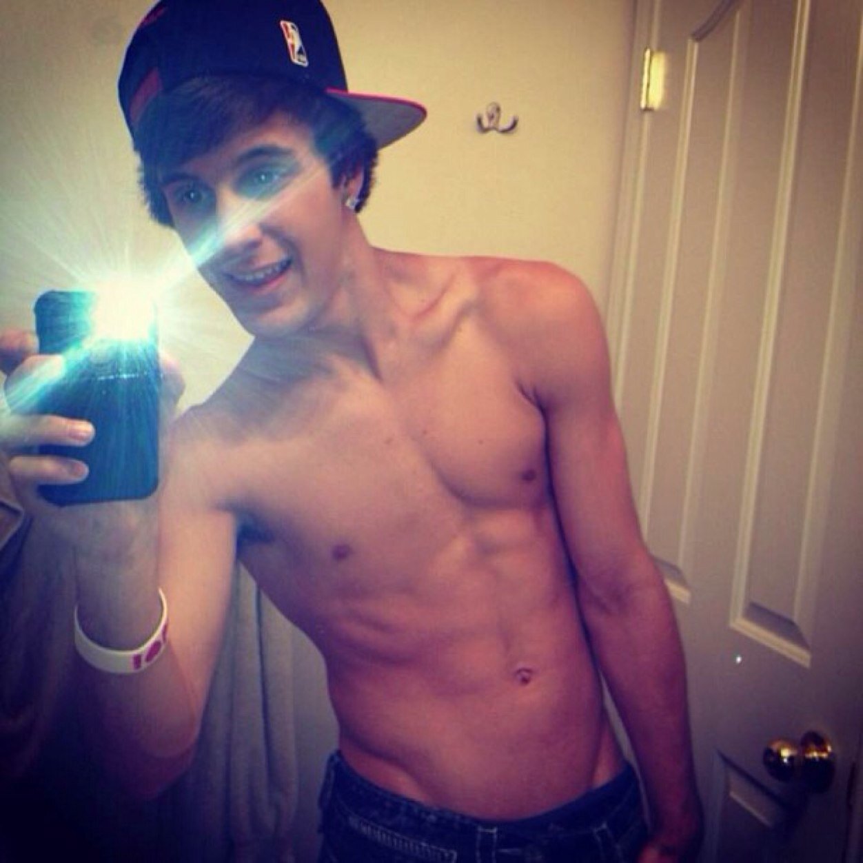 hollidayforall's profile picture. Sixpack for life, Best sixpack photos, sportschool, boxing, muscles, be strong, be cool! Follow @danil_jones!