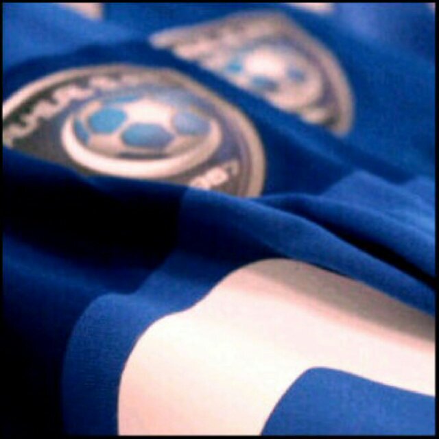 أبلغ من العمر12، أطمح ب أن أكون لاعب هلالي، أتمنى من الزعماء يدعموني و شكراً لكم ♥.
