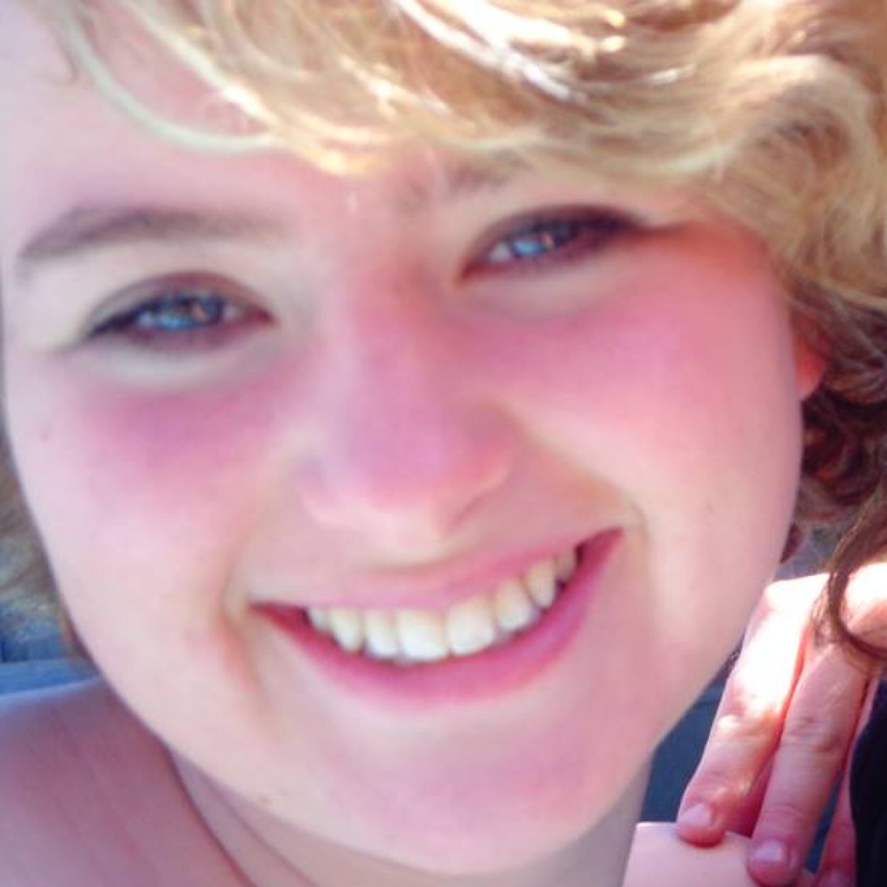 Smith910g's profile picture. Born 03/03/1998, I love singing, acting, cooking & loving. I love my siblings to bits, but I'm sad coz they don't believe me.. I need a Horan hug. Devi hugs?