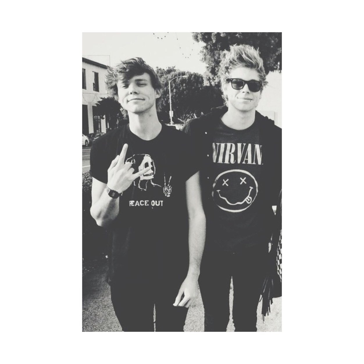 GO AHEAD AND FOLLOW @delightfulouis