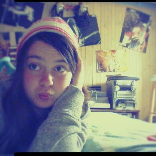 My name is Lisa and i'm 13 i'm singer. I'm BELIEBER and DIRECTIONER !!! NEVER SAY NEVER / BELIEVE  I♥U Justin  I believe in you ! I love singing and write songs