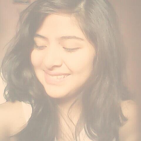 Directioner, amo la musica, soy medio hippie y bad girl a la vez:) em AMO LA PIZZA y quiero un cachorrito.